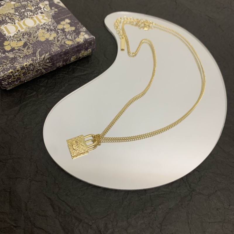 Dior Necklace 05lyr561